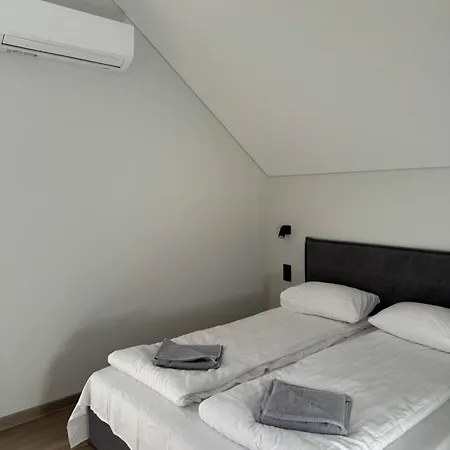 Kotedzas Su Dviem Miegamaisiais